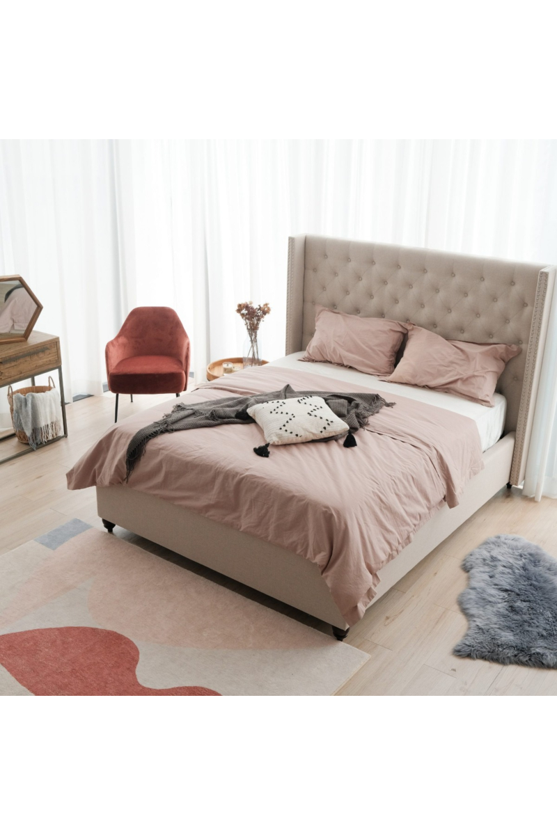 Canterbury Tufted Queen Bed